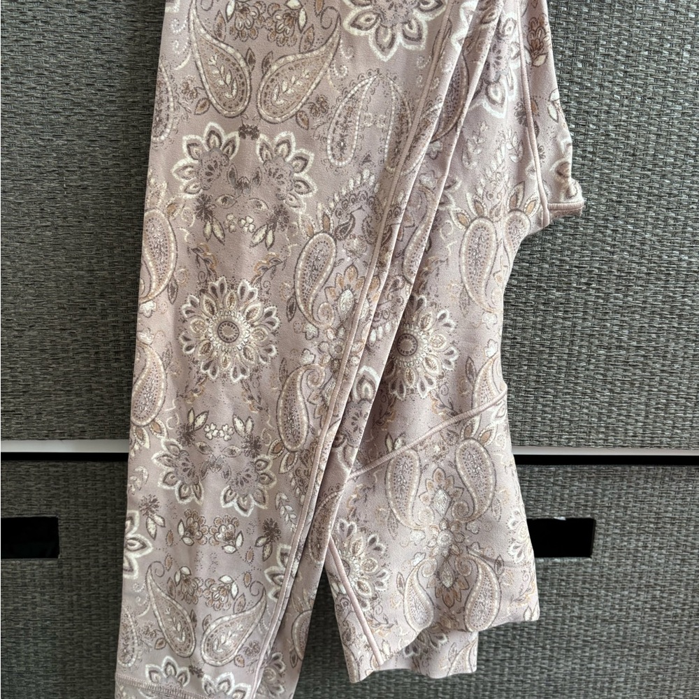 Aerie Paisley Print Leggings - Cream and Gray